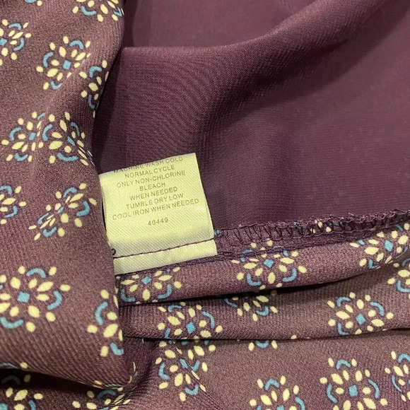 41 Hawthorn Purple Geometric Floral Blouse Top Polyester & Spandex Medium Petite - Picture 10 of 10